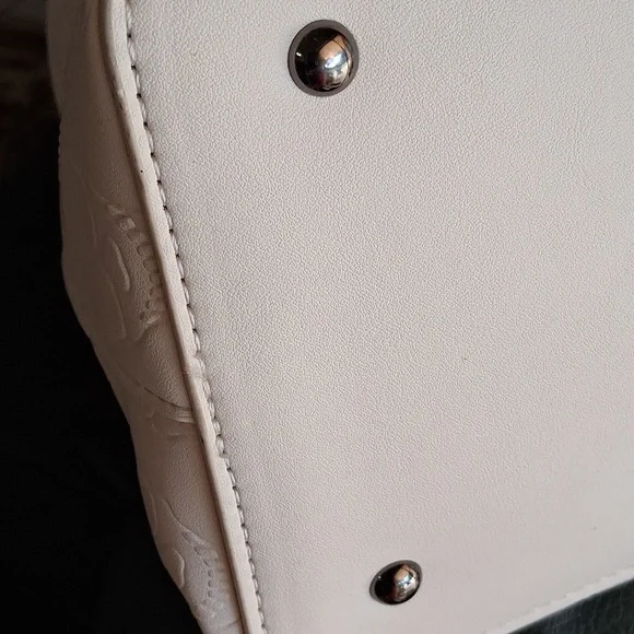 BETSEY JOHNSON Chalk color with Embossed Skulls & Bandana Purse. NWT. - Picture 13 of 15